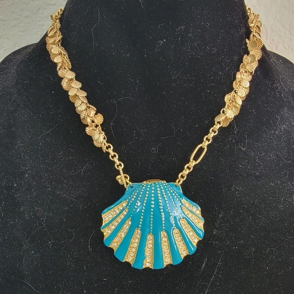 Custom Necklace With Lia Shell and Shell Necklace - Picture 1 of 3